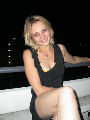 Cherifa escortgirl à Champagnole, 39